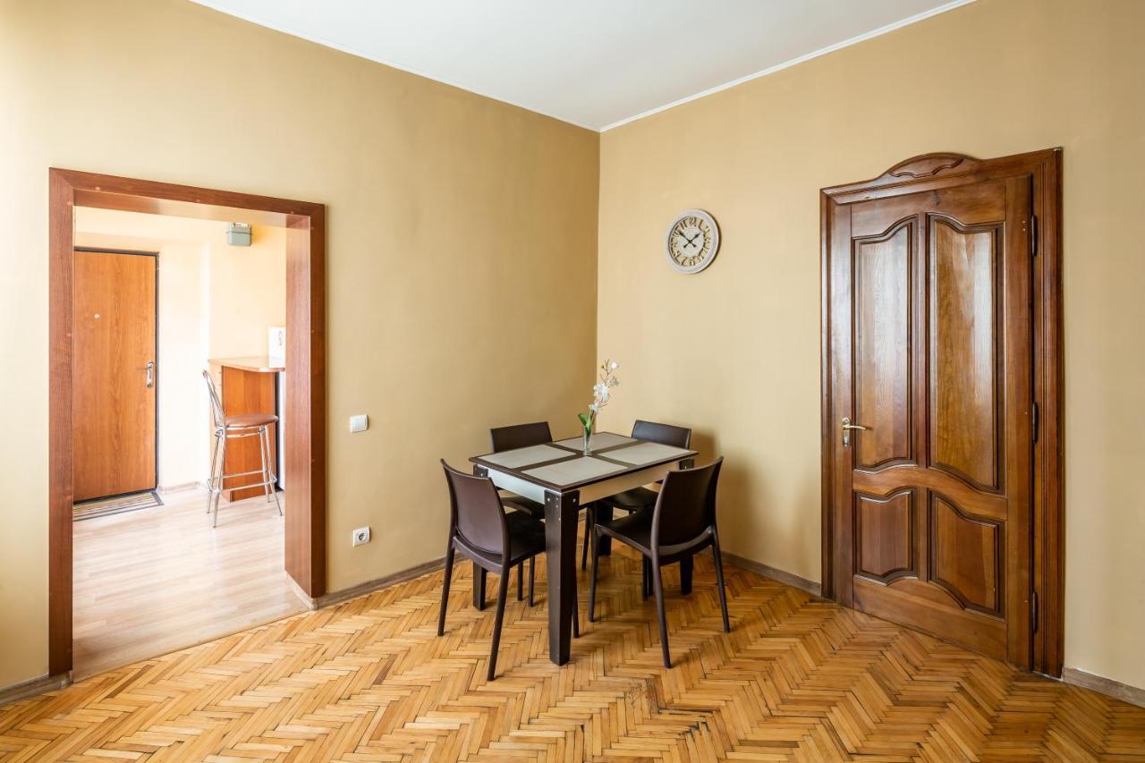 Apartment On Yana Zhizhky Lviv Luaran gambar